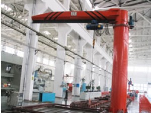 該產(chǎn)品固定在牢固的地基上，主要用在車間、倉(cāng)庫(kù)等室內(nèi)場(chǎng)地，若用于室外需在起重機(jī)頂部裝設(shè)防雨棚。